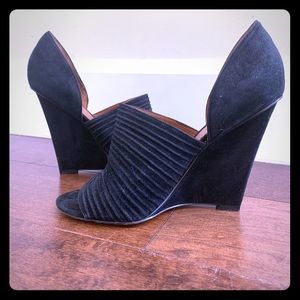 Elizabeth & James Black Suede Wedges